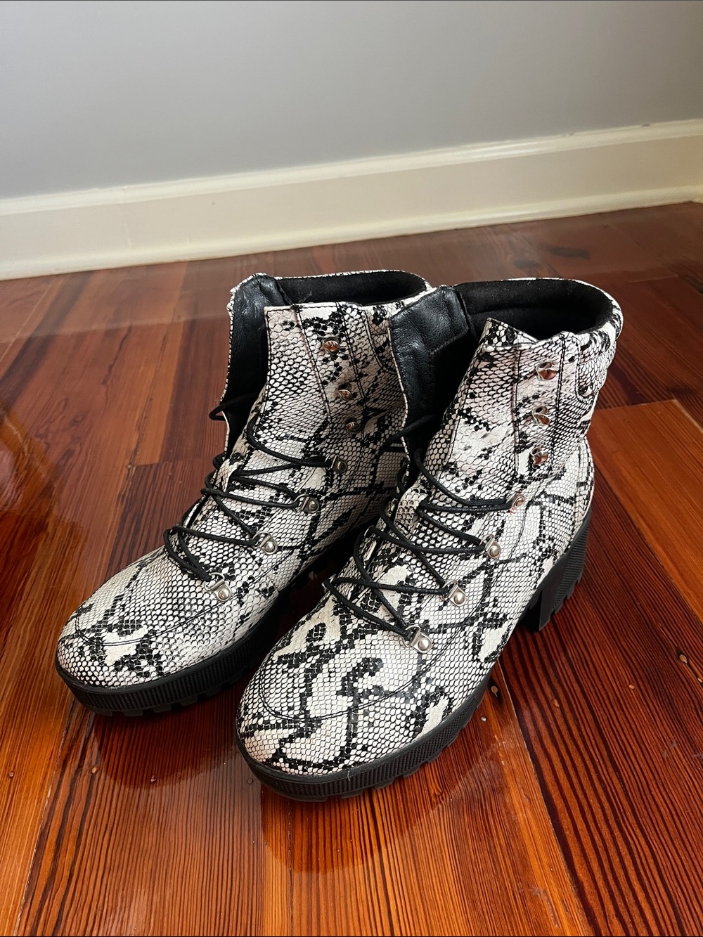 Women's Black & White Snake-Print Lace-Up Ankle Boots